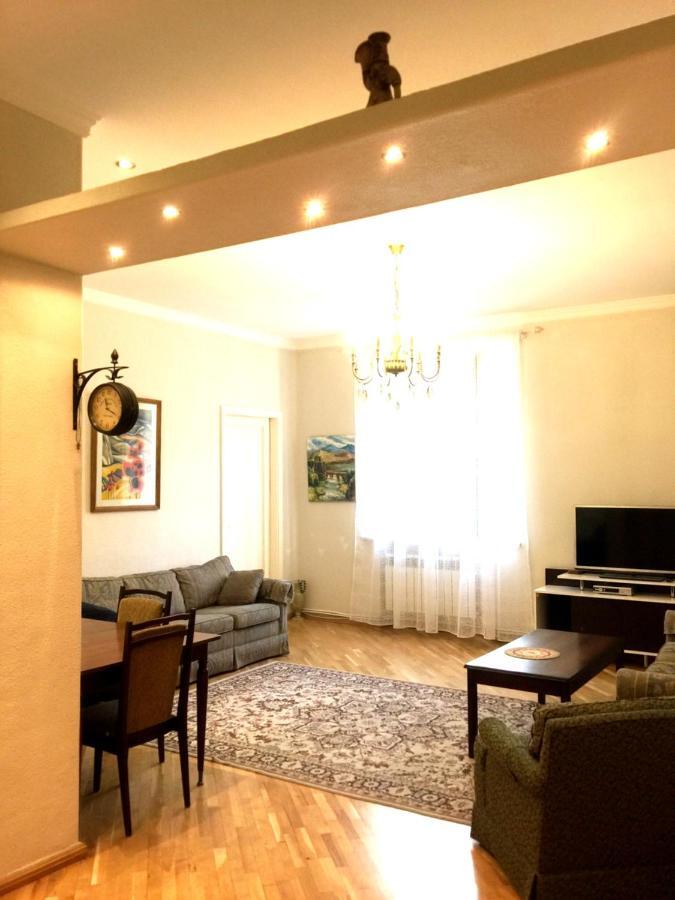 Your Home In 耶烈万 外观 照片